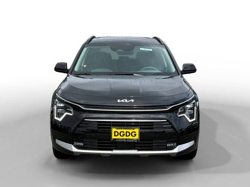 New 2025 Kia Niro SX Touring image 8