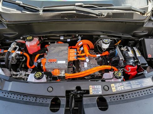 Used 2023 Chevrolet Bolt EUV LT w/ Comfort Package image 32