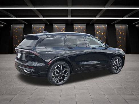 New 2026 Lincoln Nautilus Reserve AWD/4WD image 2
