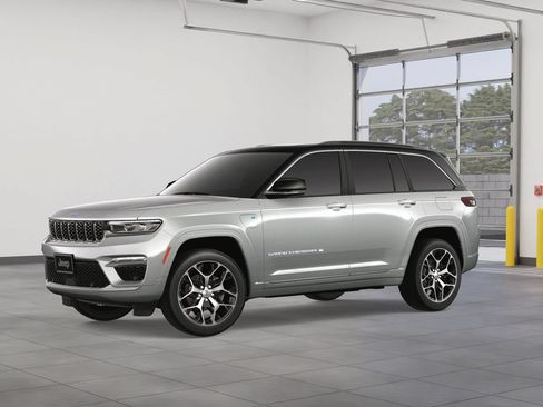 New 2024 Jeep Grand Cherokee Summit AWD/4WD image 2