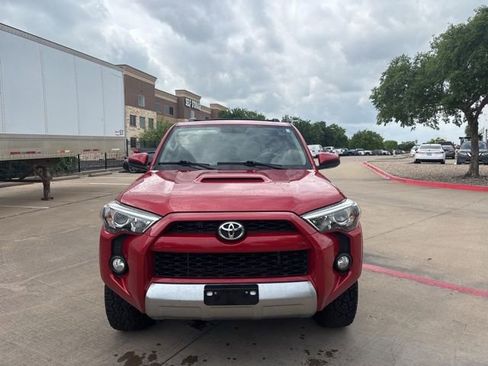 Used 2019 Toyota 4Runner TRD Off-Road image 2