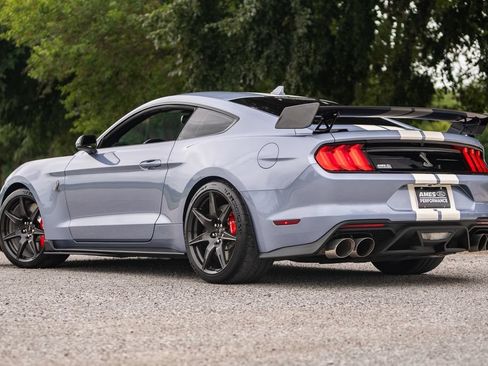 Used 2022 Ford Mustang Shelby GT500 w/ Carbon Fiber Track Pack RWD image 39