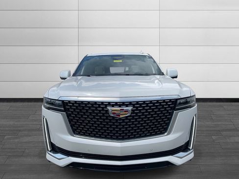 Used 2024 Cadillac Escalade ESV Premium Luxury AWD/4WD image 8