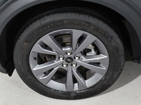 Used 2023 Ford Explorer XLT w/ Equipment Group 202A image 25