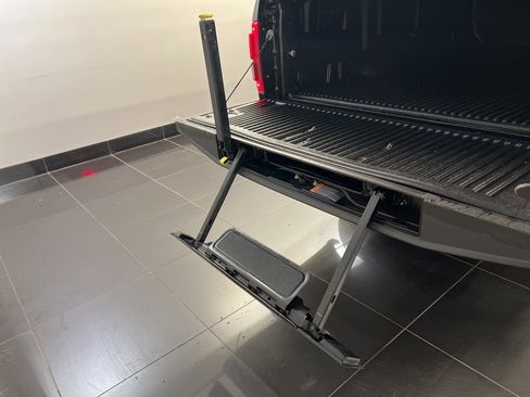 Used 2015 Ford F150 Lariat w/ Equipment Group 502A Luxury image 39