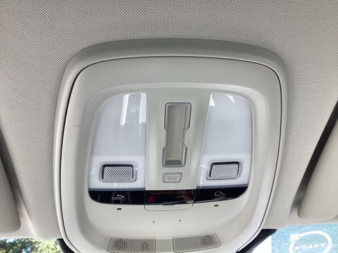 Certified 2023 Volvo XC60 B5 Plus w/ Climate Package image 29