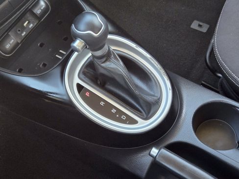Used 2016 Kia Soul FWD image 19