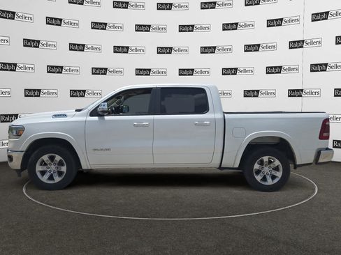 Used 2021 RAM 1500 Laramie AWD/4WD image 3