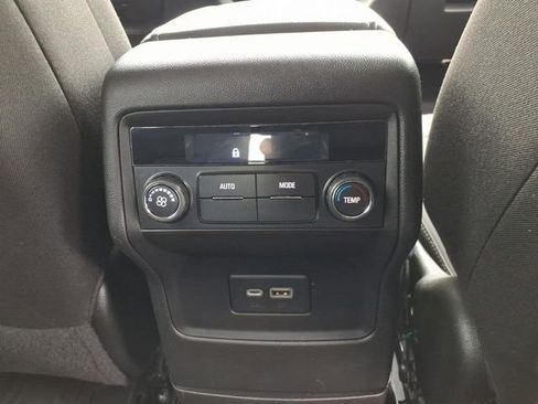 Used 2023 GMC Acadia SLE FWD image 15