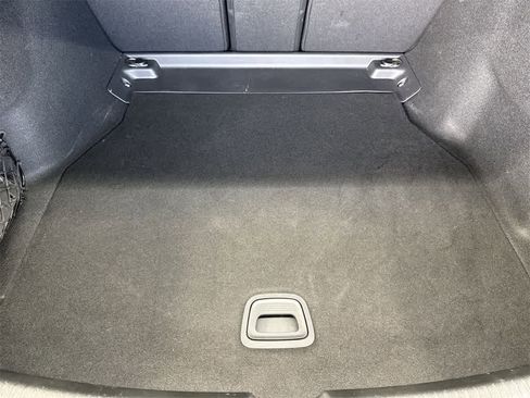 Used 2025 Mercedes-Benz C 300 4MATIC Sedan image 25