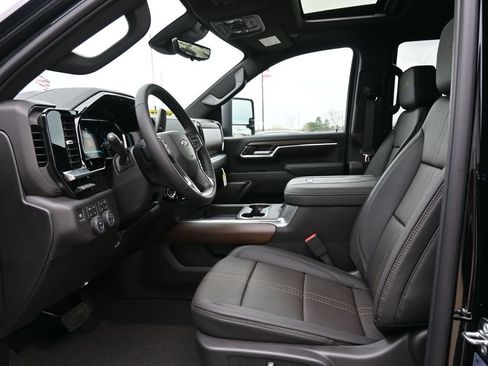 New 2026 Chevrolet Silverado 3500 High Country w/ High Country Premium Package AWD/4WD image 17