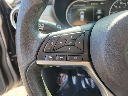 Used 2021 Nissan Versa SV FWD image 18