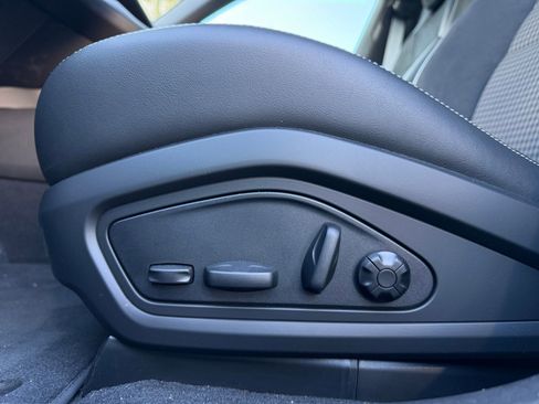 New 2025 Porsche Taycan 4S AWD/4WD image 28