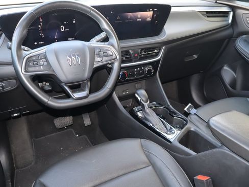 Used 2024 Buick Encore GX Sport Touring FWD image 4