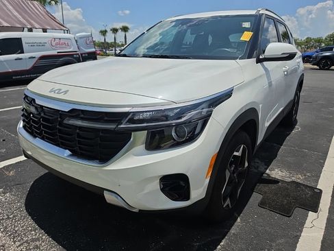Used 2025 Kia Seltos EX w/ EX Sunroof Package AWD/4WD image 5