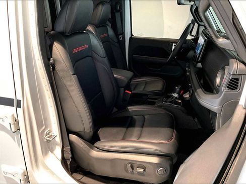 Used 2025 Jeep Wrangler Unlimited Rubicon AWD/4WD image 22