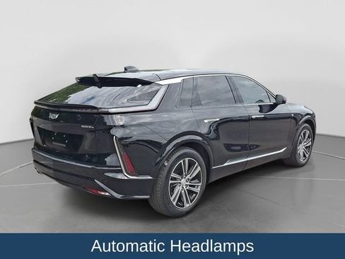 Used 2024 Cadillac Lyriq Luxury AWD/4WD image 7