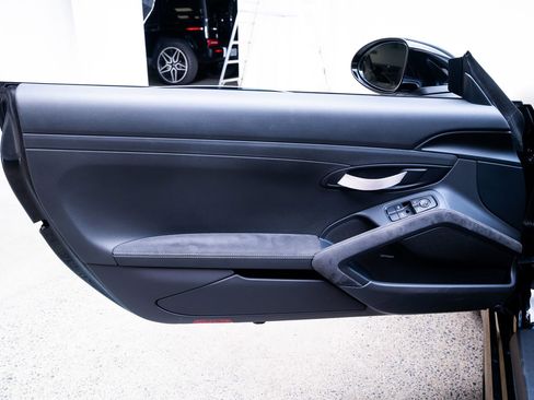 Used 2020 Porsche 718 Cayman GT4 RWD image 19