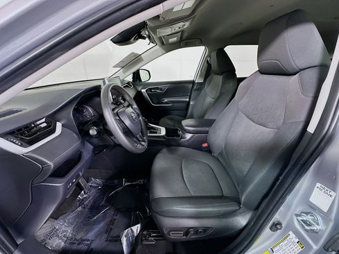 Used 2024 Toyota RAV4 XLE image 12