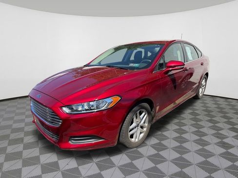 Used 2013 Ford Fusion SE FWD image 2