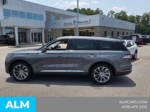 Used 2025 Lincoln Aviator Reserve AWD/4WD image 4