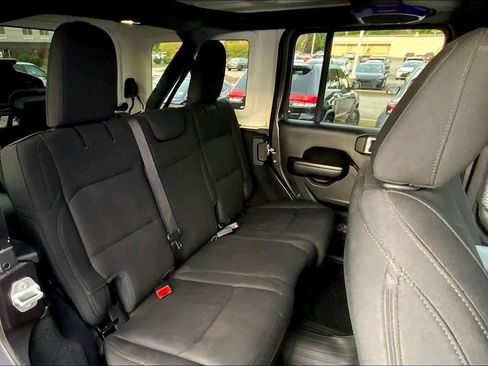 Used 2020 Jeep Wrangler Unlimited Sport S image 18
