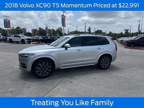 Used 2018 Volvo XC90 T5 Momentum w/ Convenience Package AWD/4WD image 1