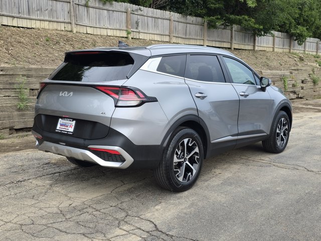 Used 2024 Kia Sportage EX AWD/4WD image 4