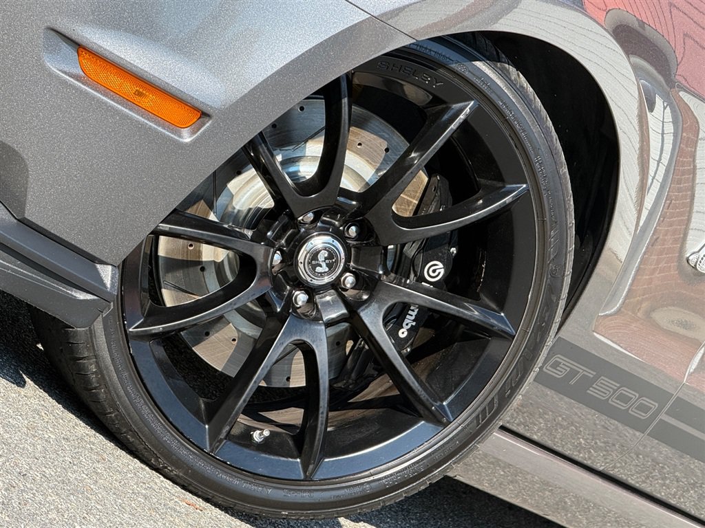 Used 2013 Ford Mustang Shelby GT500 RWD image 9