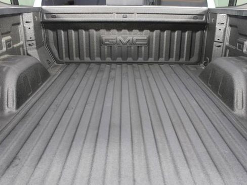 New 2026 GMC Sierra 1500 SLT image 21