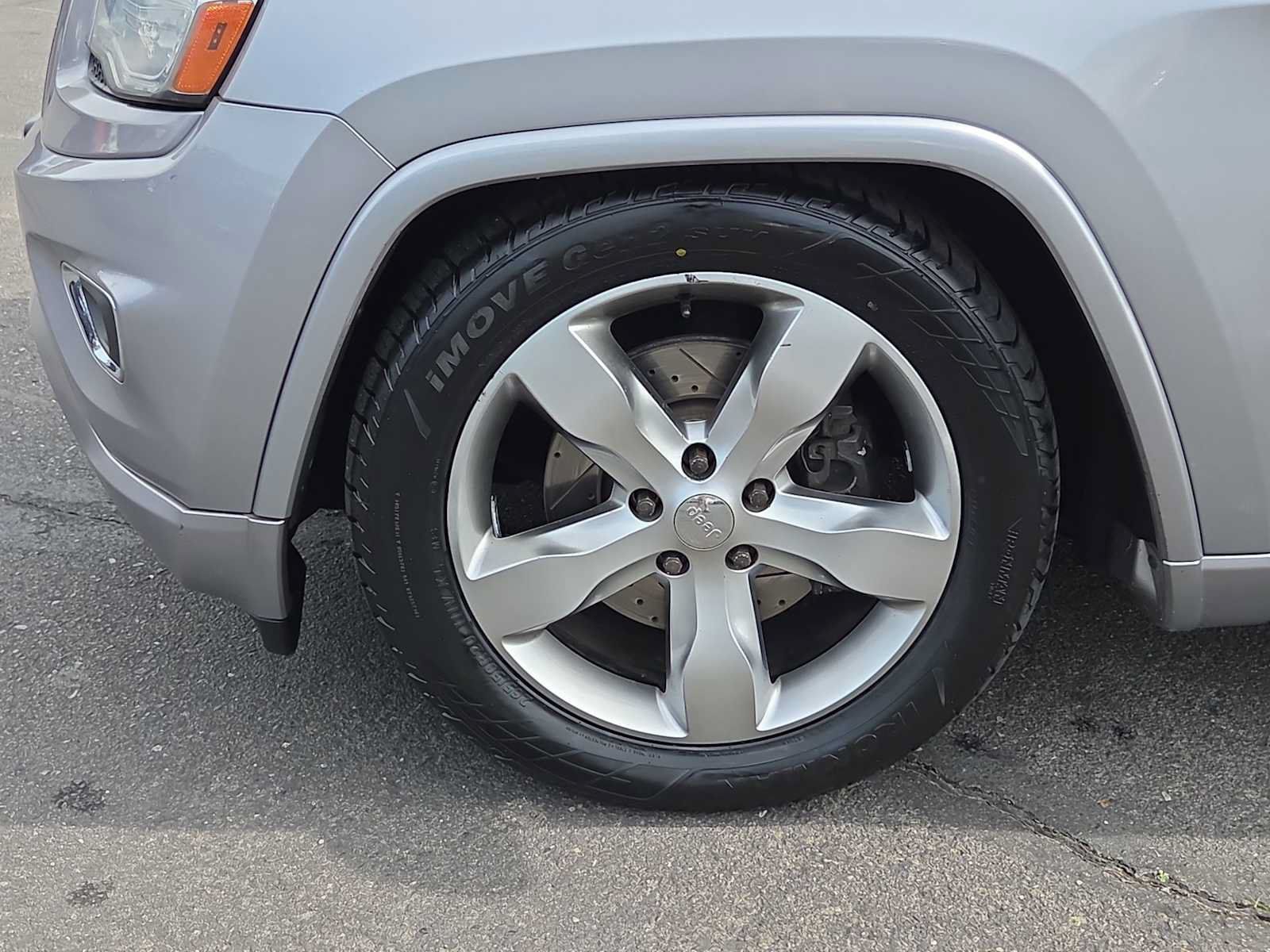 Used 2014 Jeep Grand Cherokee Overland AWD/4WD image 16