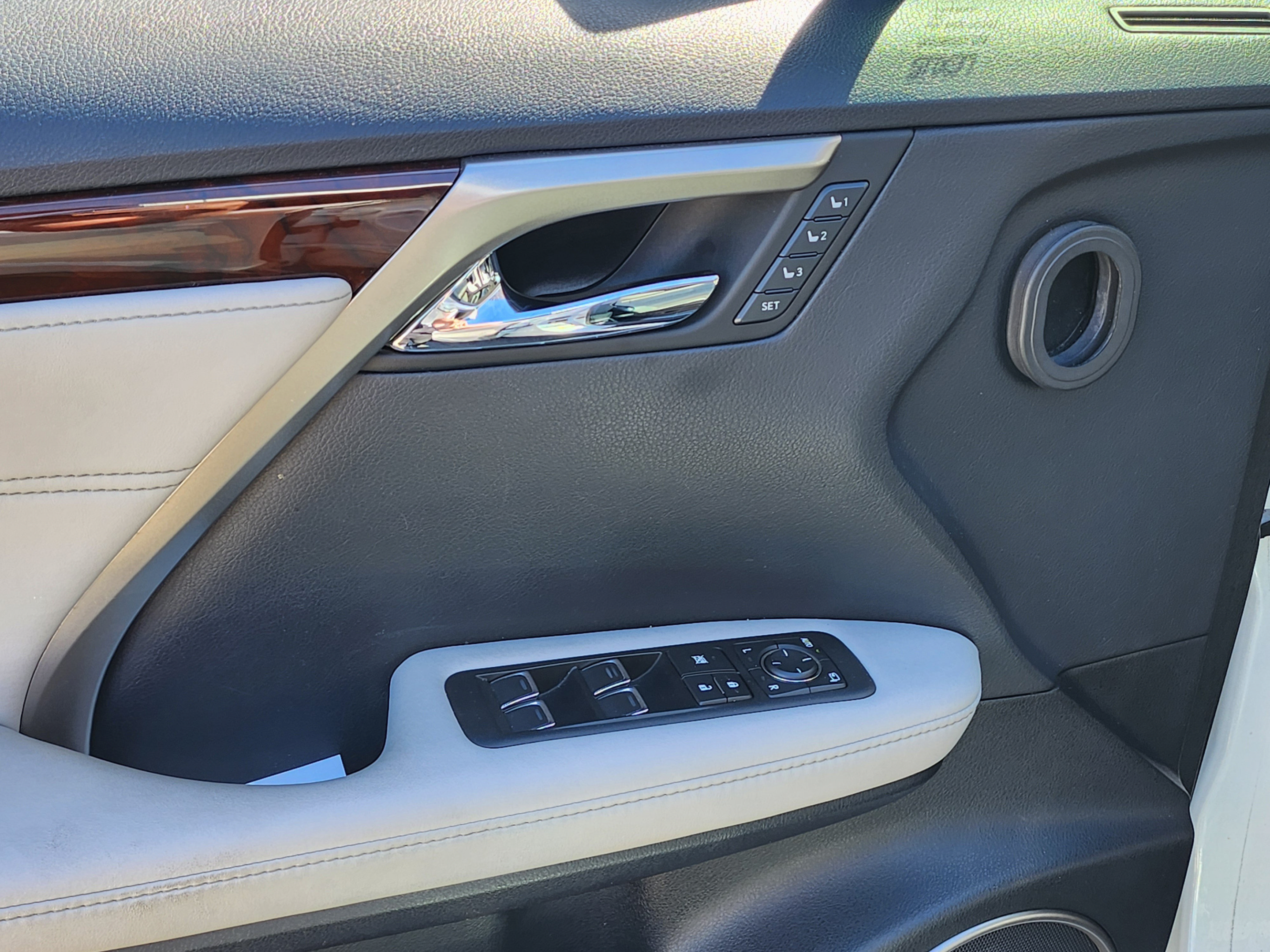 Used 2018 Lexus RX 350 FWD w/ Premium Package image 11