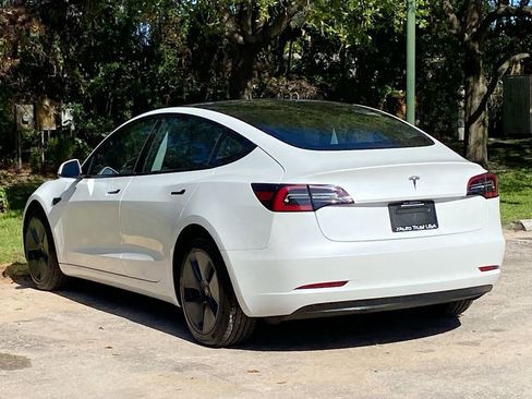 Used 2023 Tesla Model 3 Standard Range image 5