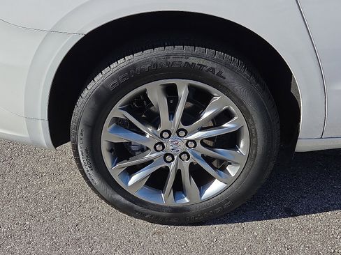 Used 2024 Buick Enclave Avenir w/ Avenir Technology Package image 7