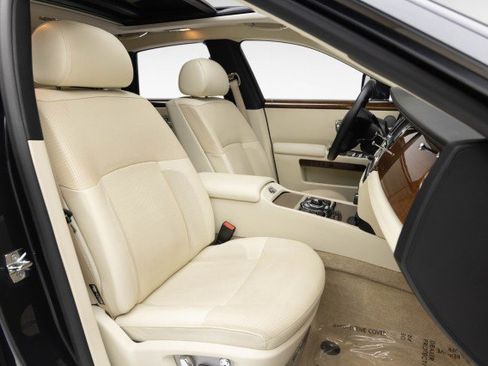 Used 2010 Rolls-Royce Ghost image 4