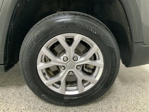 Used 2021 Jeep Grand Cherokee L Limited image 11