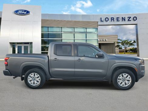 Used 2022 Nissan Frontier SV image 4