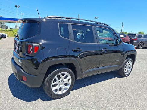 Used 2018 Jeep Renegade Latitude w/ Cold Weather Group AWD/4WD image 6