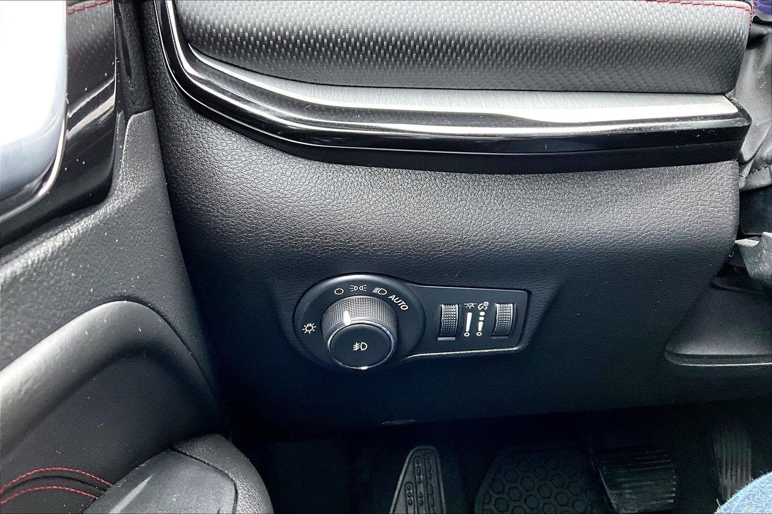 Used 2025 Jeep Compass Trailhawk AWD/4WD image 37