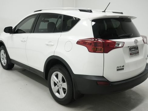 Used 2013 Toyota RAV4 XLE FWD image 6