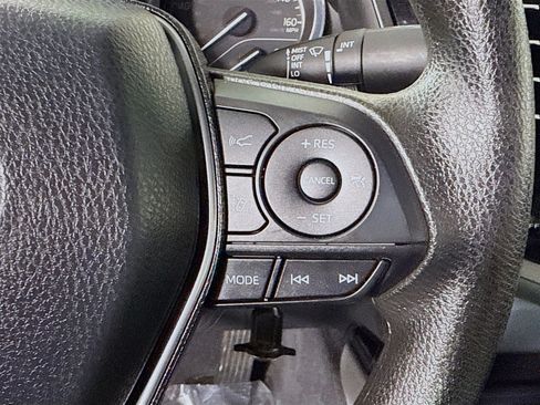 Used 2020 Toyota Camry LE image 15