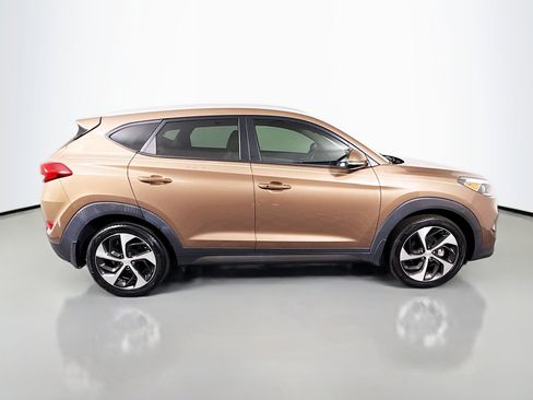 Used 2016 Hyundai Tucson Sport image 11