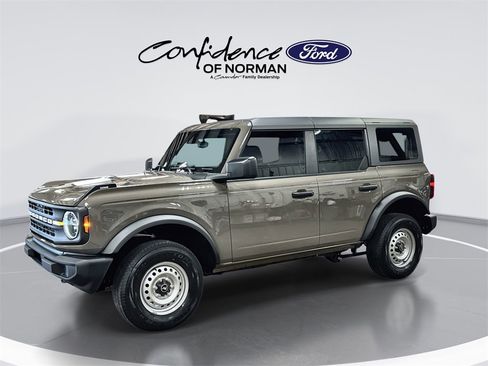 New 2025 Ford Bronco 4-Door image 4