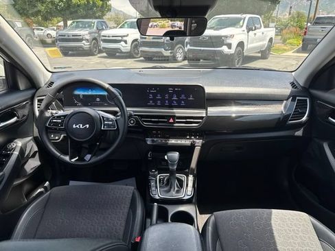 Used 2024 Kia Seltos S AWD/4WD image 12