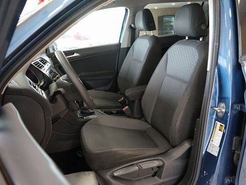 Used 2018 Volkswagen Tiguan S image 2