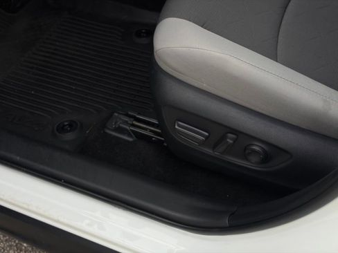 Used 2025 Toyota RAV4 XLE w/ Convenience Package FWD image 10