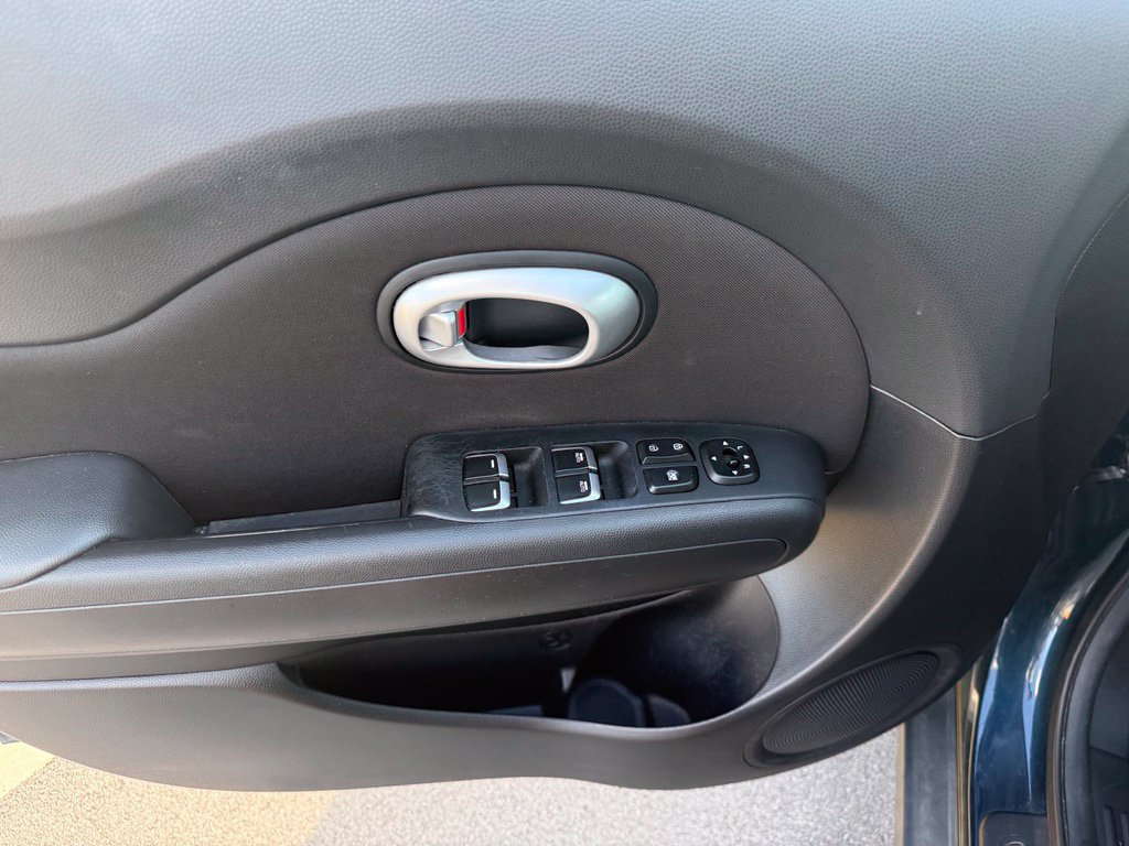 Used 2018 Kia Soul + FWD image 17