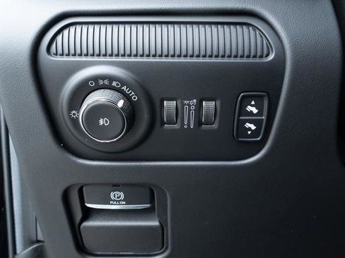 Used 2022 Jeep Grand Wagoneer Series III w/ Rear Seat Video Group 1 image 13