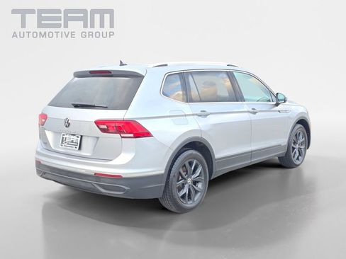 Used 2024 Volkswagen Tiguan SE FWD image 7