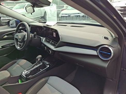 Certified 2024 Chevrolet Trax LT w/ Driver Confidence Package FWD image 26
